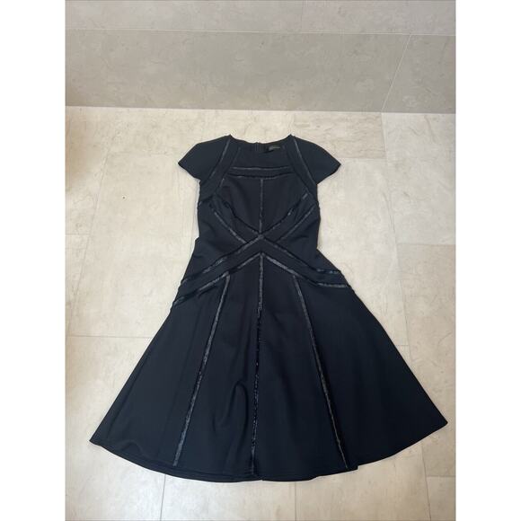 Tadashi Shoji Size Medium Dress Sequins Inset Fit and Flare EUC - Picture 1 of 9
